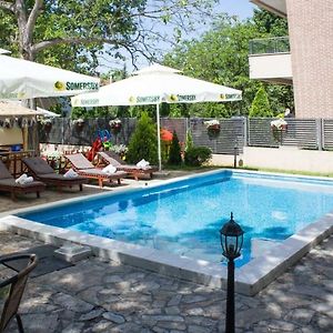 Villa Mystique